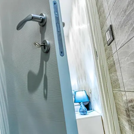 Tribunale Basement Appartement *