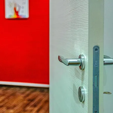 Tribunale Basement Apartament Mesyna