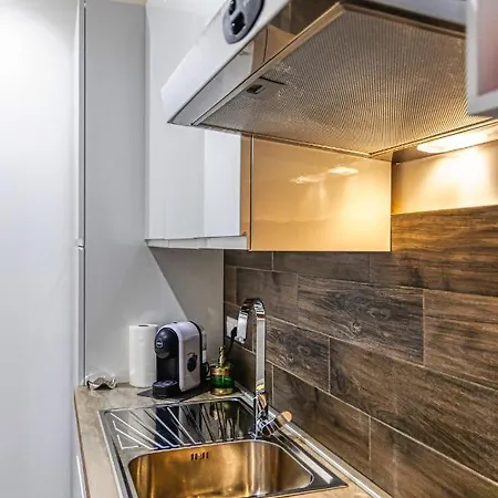 Apartament Tribunale Basement Mesyna