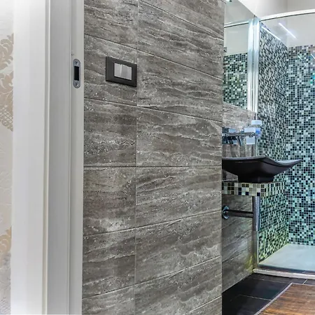 Apartament Tribunale Basement Mesyna