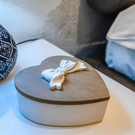 Tribunale Basement Apartament Mesyna