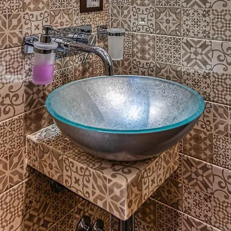 Tribunale Basement Apartament *